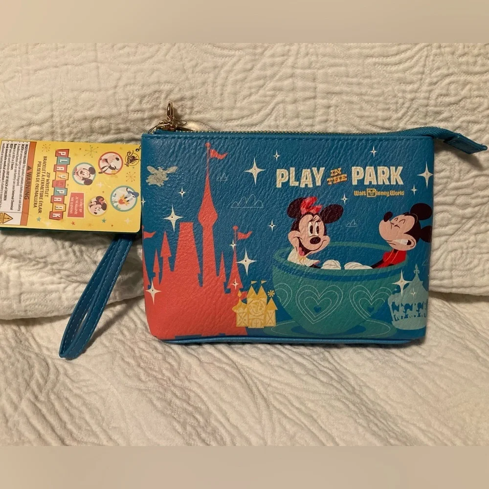 Disneys Play in the Park  Light up Wristlet - Picture 4 of 13